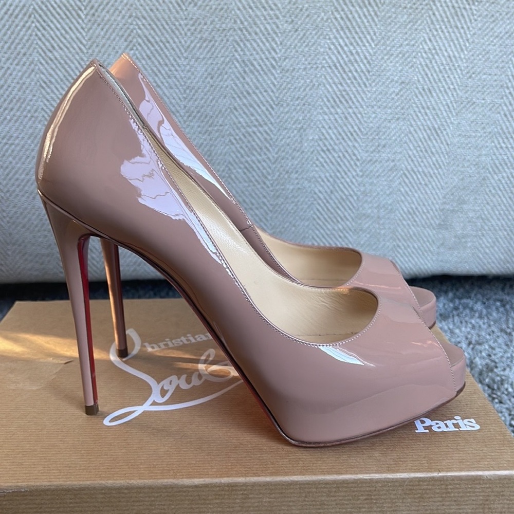 Christian Louboutin New Very Prive 120 Patent Nude Heels